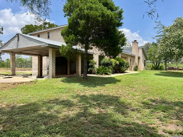 444 COUNTY ROAD 4770, Castroville, TX 78009