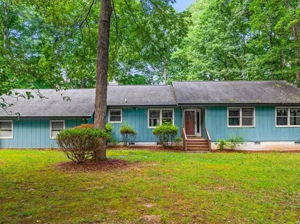 6204 Dryads Ct, Browns Summit, NC 27214