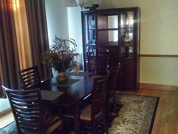 Pleasingly large dining room with 9-foot ceilings