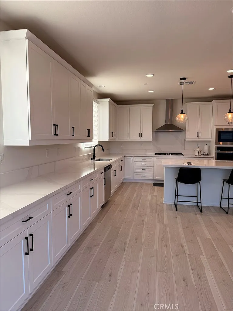 4 bed, 3.5 bath, 2702 sqft, $3,850 — Photo 3