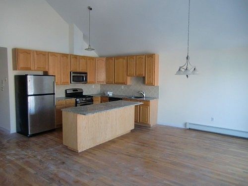 2nd image of 25 Throggs Neck Blvd