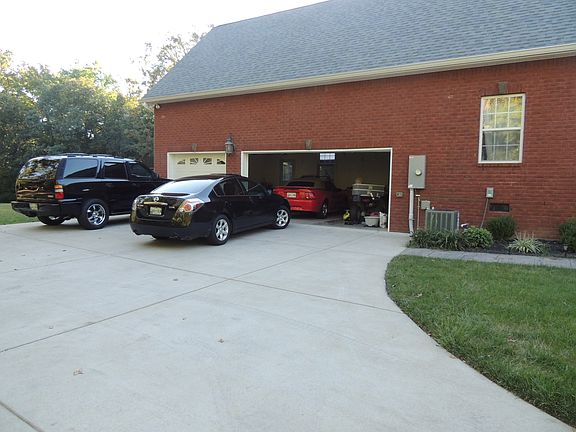 3 car garage concrete drive