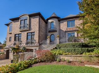 532 Deerpath Rd, Glen Ellyn, IL 60137