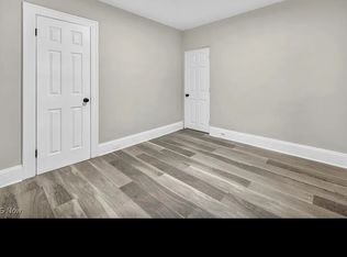 2211 Chesterland Ave, Lakewood, OH 44107