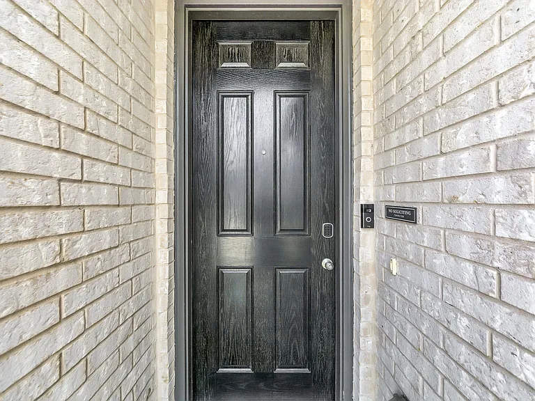 2124 Bailey St — Photo 3