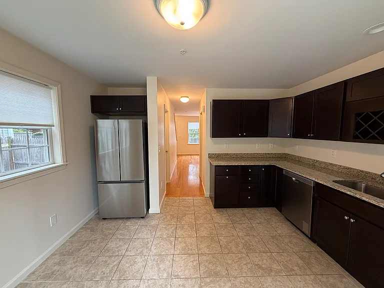 283 Lake St #B — Photo 9