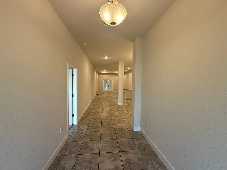 2107 Cartgate Ln — Photo 6