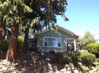 9725 19th Ave NE, Seattle, WA 98115