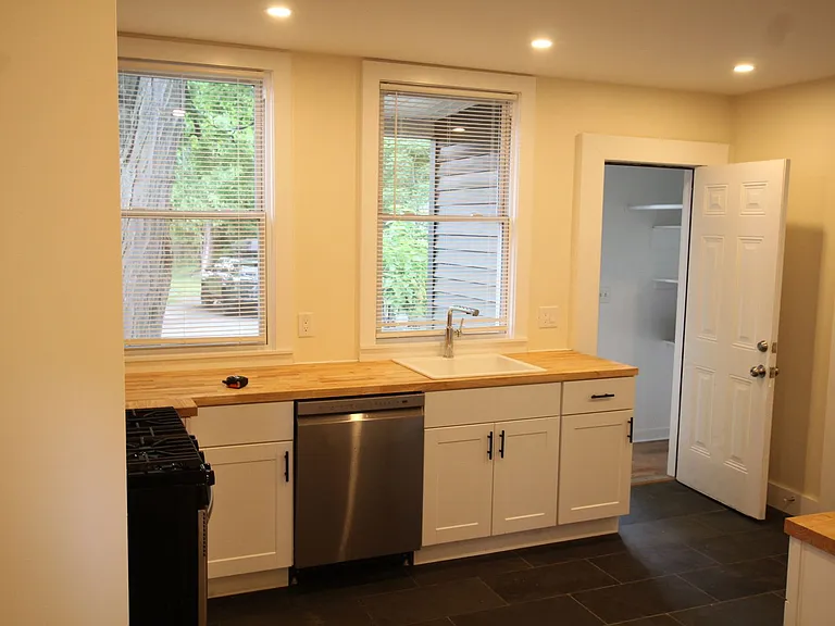 17 Oneil St — Photo 6
