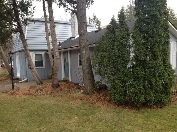 3100 Wellington Ct, West Bloomfield, MI 48324