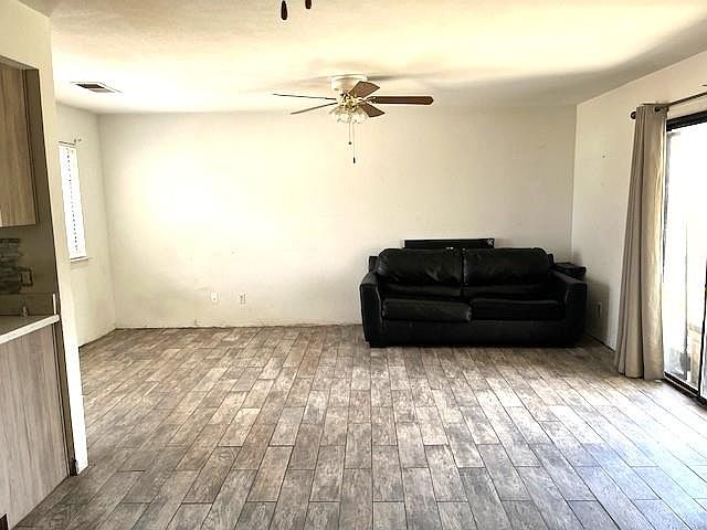 2nd image of 3510 Woodrow St