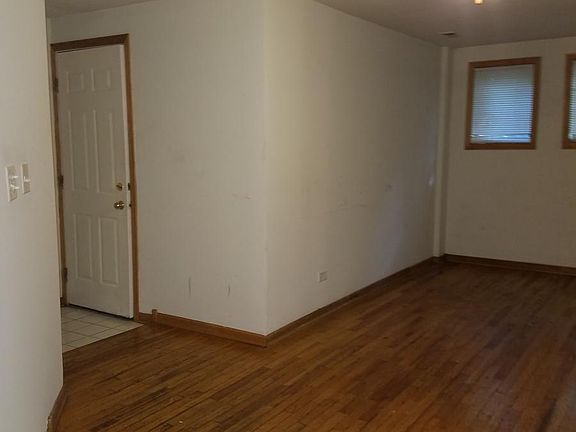 5th image of 1534 N Claremont Ave #Garden
