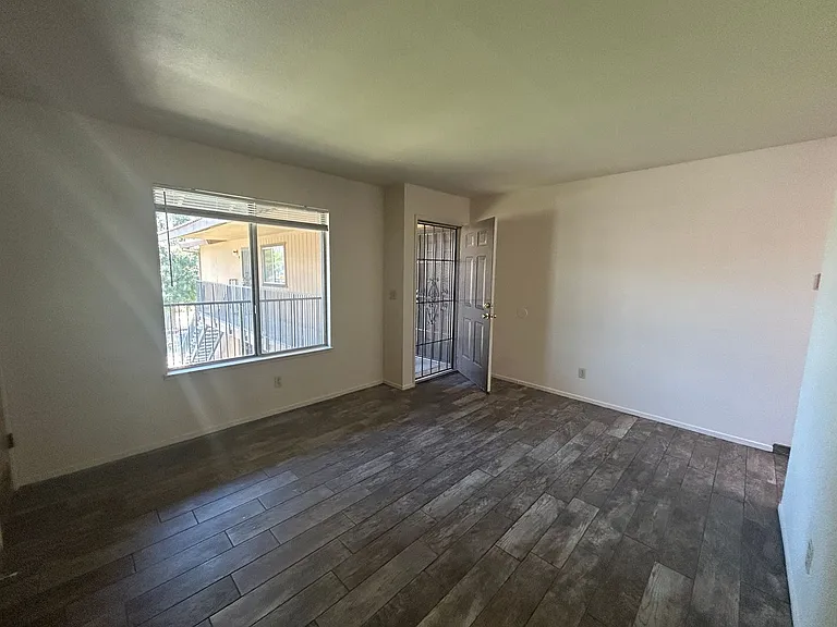 104 S Parsons Ave #E — Photo 21