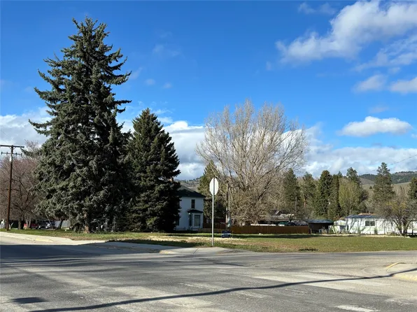 304 N Main St, Darby, MT 59829