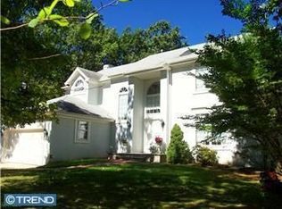 1745 Whispering Woods Dr, Williamstown, NJ 08094