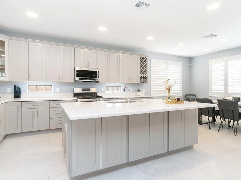 607 E Benrich Dr — Photo 6