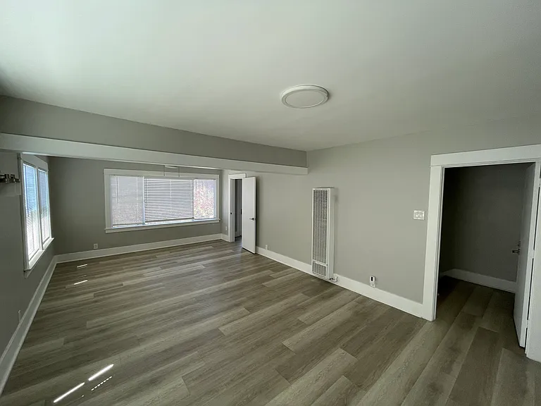 1026 E Broadway #1028 — Photo 4