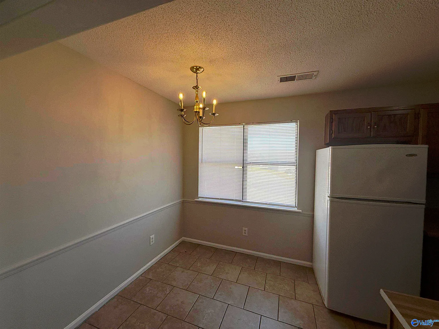 3 bed, 1.5 bath, 800 sqft, $1,400 — Photo 2