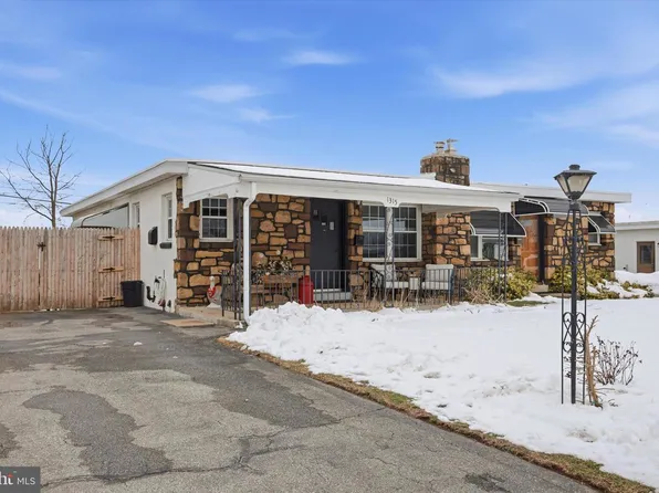 1315 Hillcrest Rd, Conshohocken, PA 19428