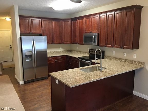 3rd image of 1362 Summit Ave