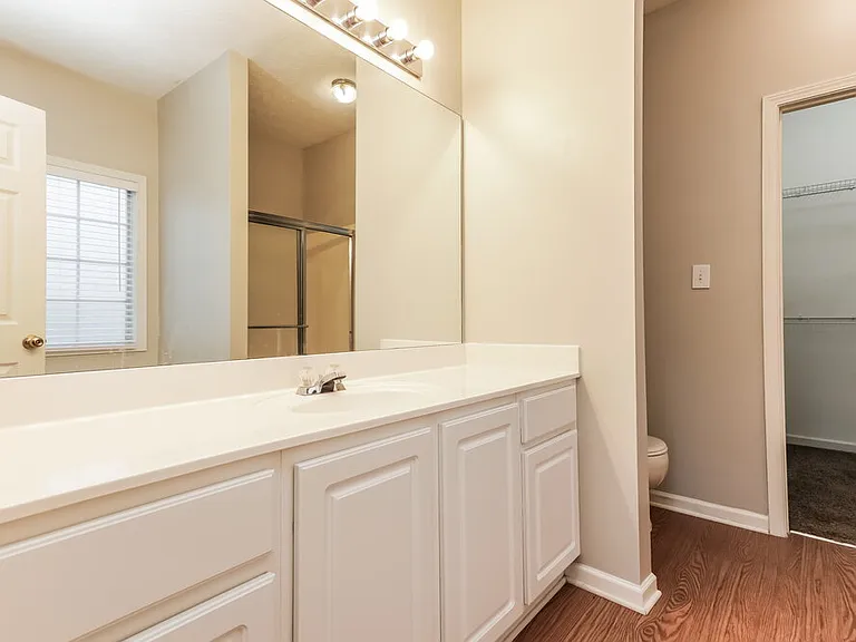 4100 Springvale Way — Photo 13