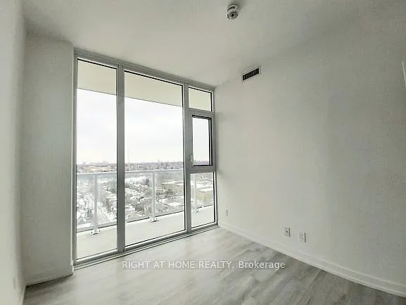 33 Helendale Ave #1312 — Photo 8