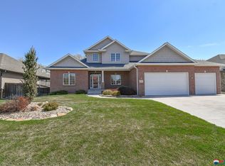6620 Granite Ridge Ct, Lincoln, NE 68526