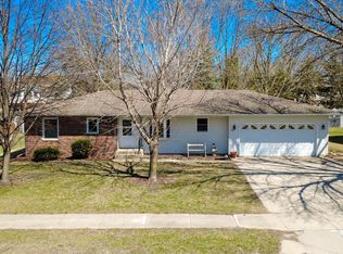 409 Stoney Point Rd SW, Hutchinson, MN 55350
