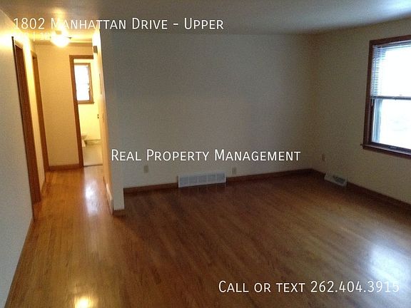 2nd image of 1802 Manhattan Dr