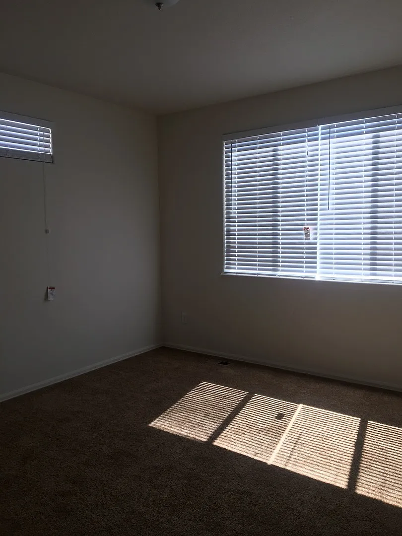 Newer, Spacious 3 Bedroom / 2 Bath Home in Wellington! Newer carpet and paint — Photo 4