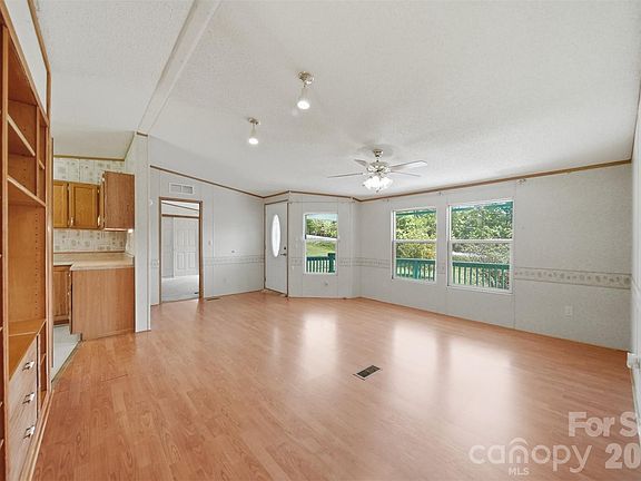 2nd image of 1488 Watermill Rd
