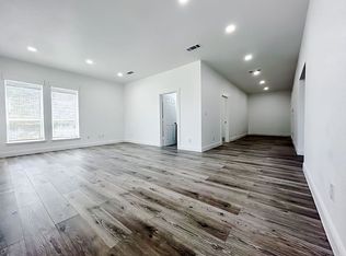 817 W Tucker St #200, Fort Worth, TX 76104