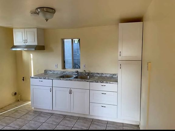 2nd image of 616 S Bonnie Beach Pl #1/2