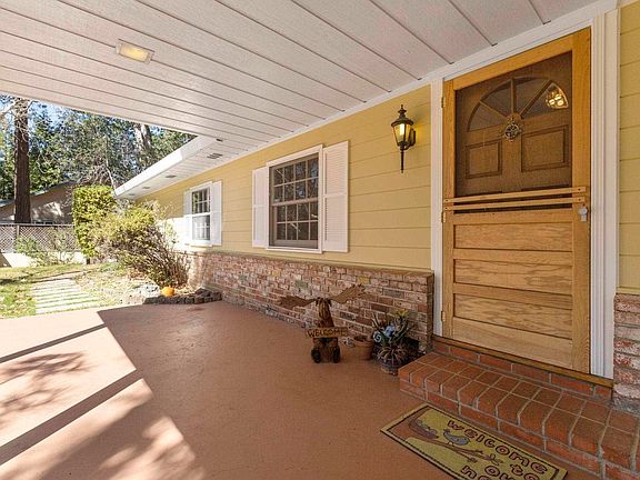 4th image of 18652 Wildwood Dr
