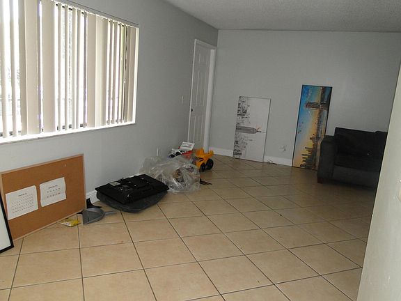 5th image of 1215 Meadows Circle #1215
