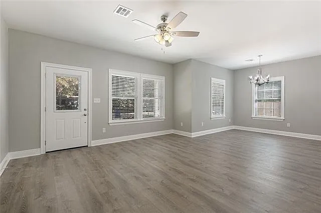 1419 N Hosmer St — Photo 4