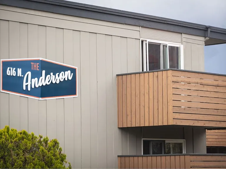 616 N Anderson St — Photo 52