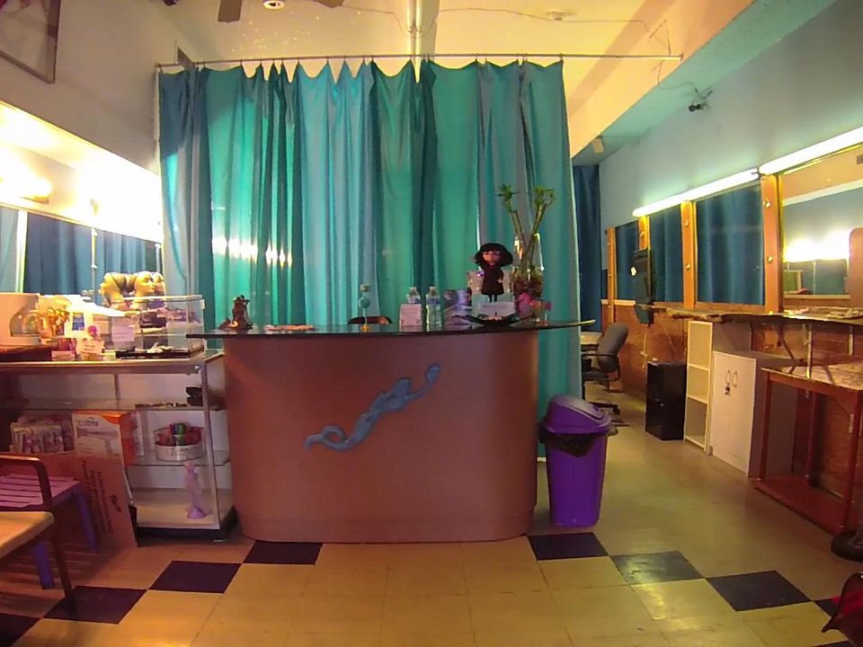 2nd image of 5524 Germantown Ave #1
