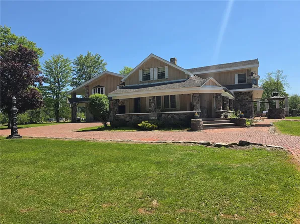 10163 Sampson Rd, Erie, PA 16509