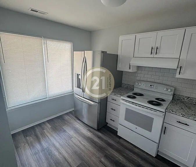 5723 Constance Ct — Photo 6