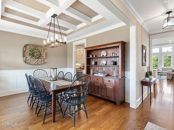4th image of 3085 Baycrest Drive