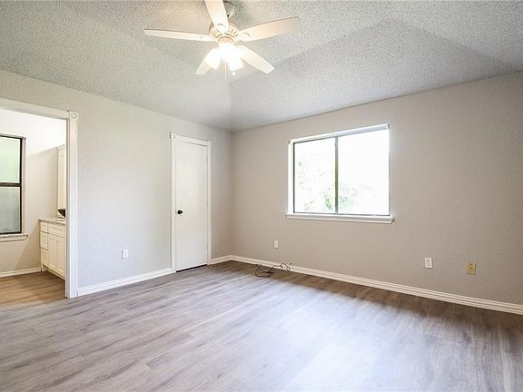 4th image of 2682 Carrington Ln