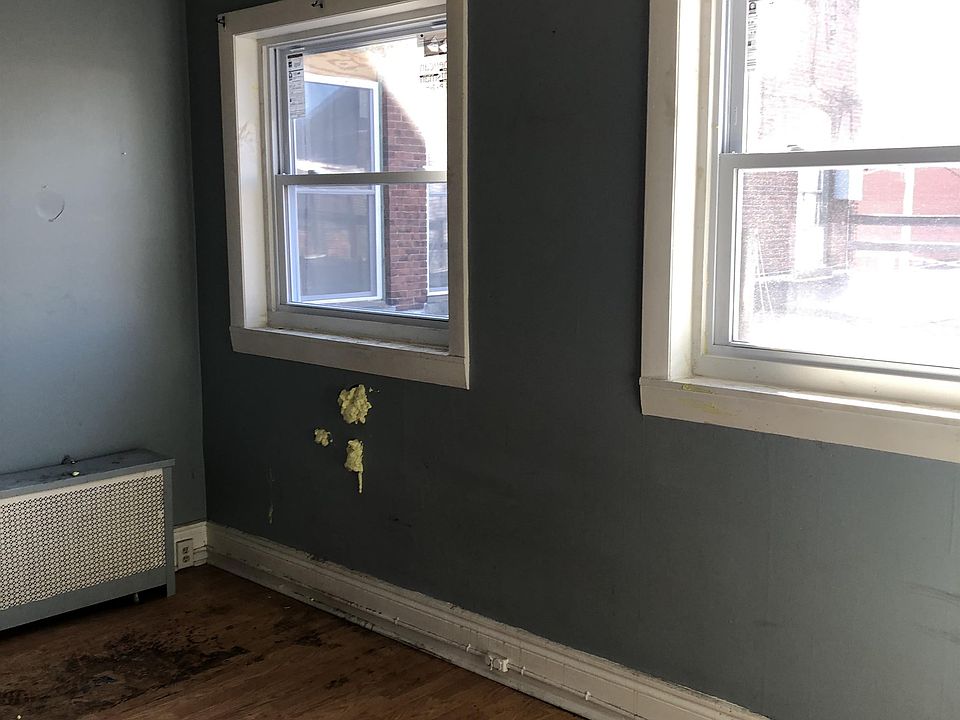2nd image of 419 Main St APT A
