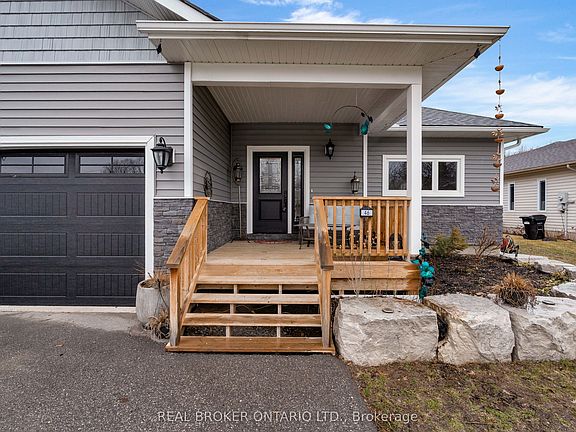 4th image of 46 Brick Pond Rd