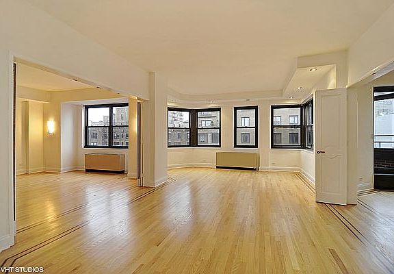 2nd image of 7 E 86th St