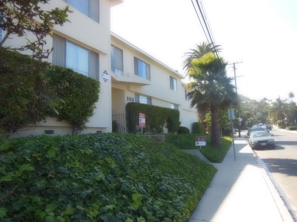 1st image of 303 Loma Alta Dr APT 8