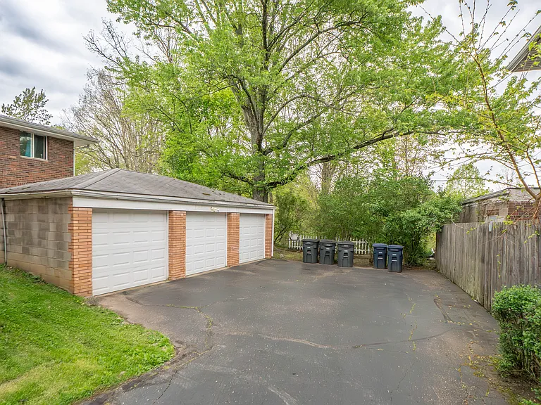 1755 Cromwell Dr — Photo 16