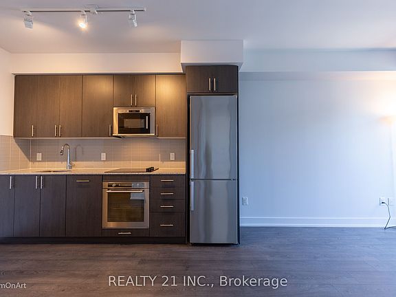 3rd image of 2550 Simcoe St N #2413