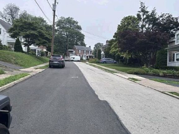 Exterior Neighborhood (street photo)