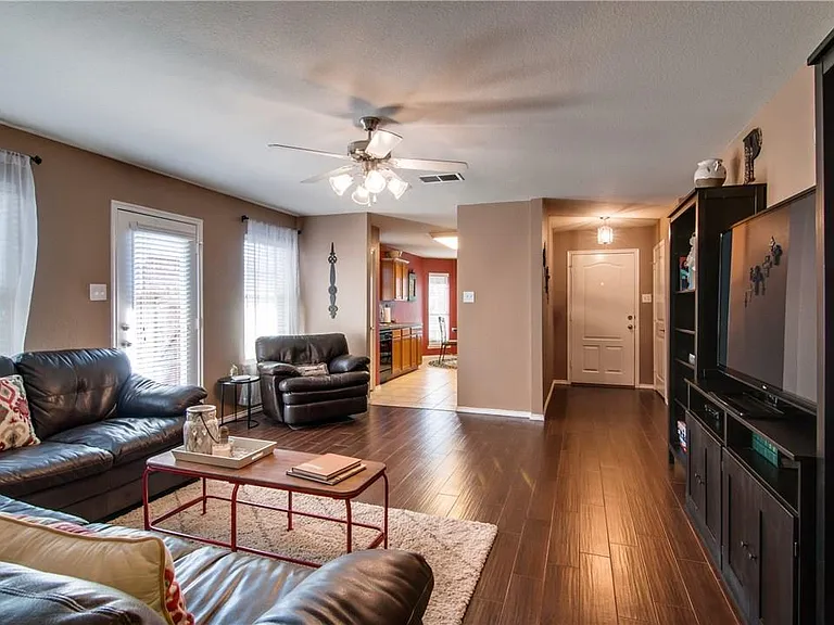 9920 Laurel Cherry Dr — Photo 3